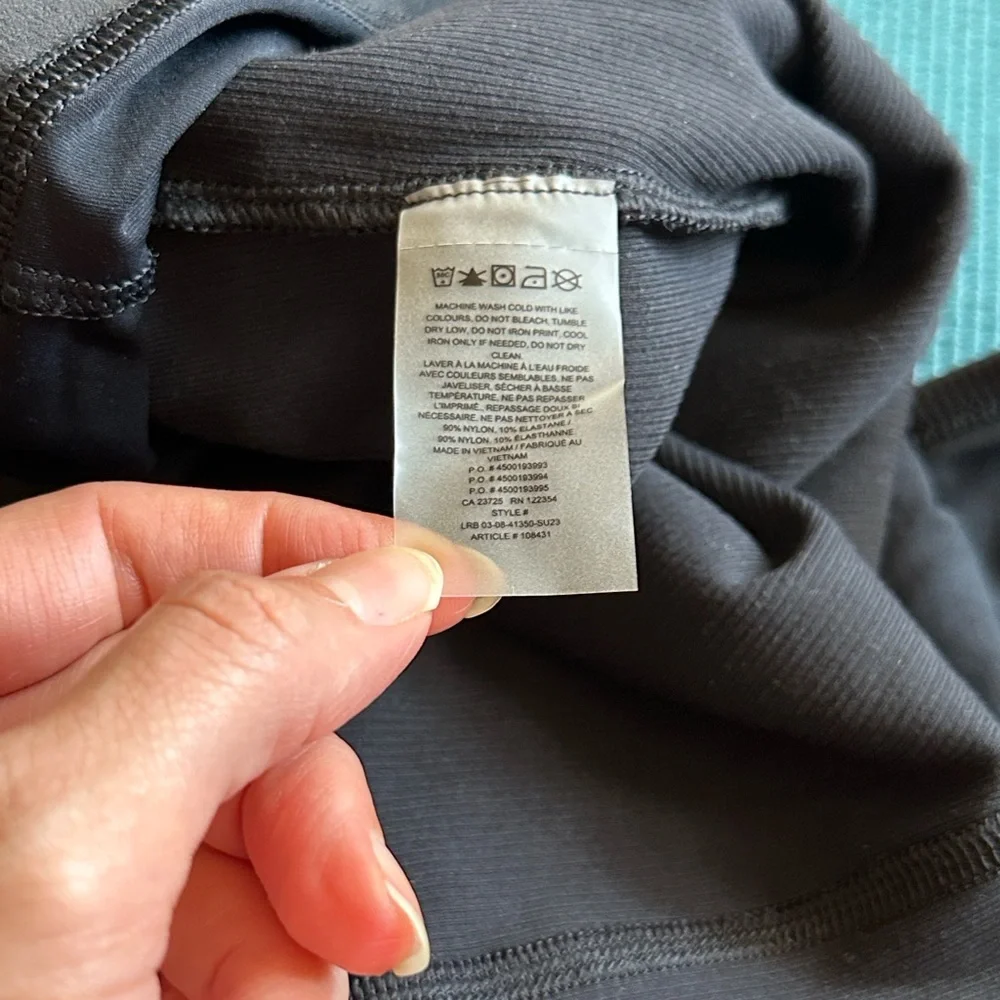 Aritzia TNA Black Ribbed Seamless Active Romper XL